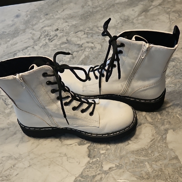 Never Worn Sincerely Jules White Combat Boots - Picture 3 of 10